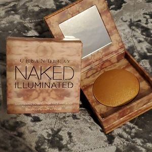 Urban Decay Naked Illuminator “Lit” Shimme…